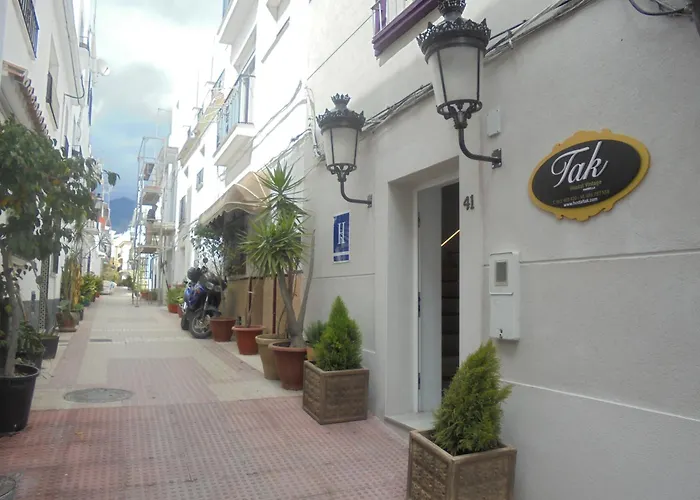 Hotel TAK Boutique Old Town con Parking bajo disponibilidad Marbella